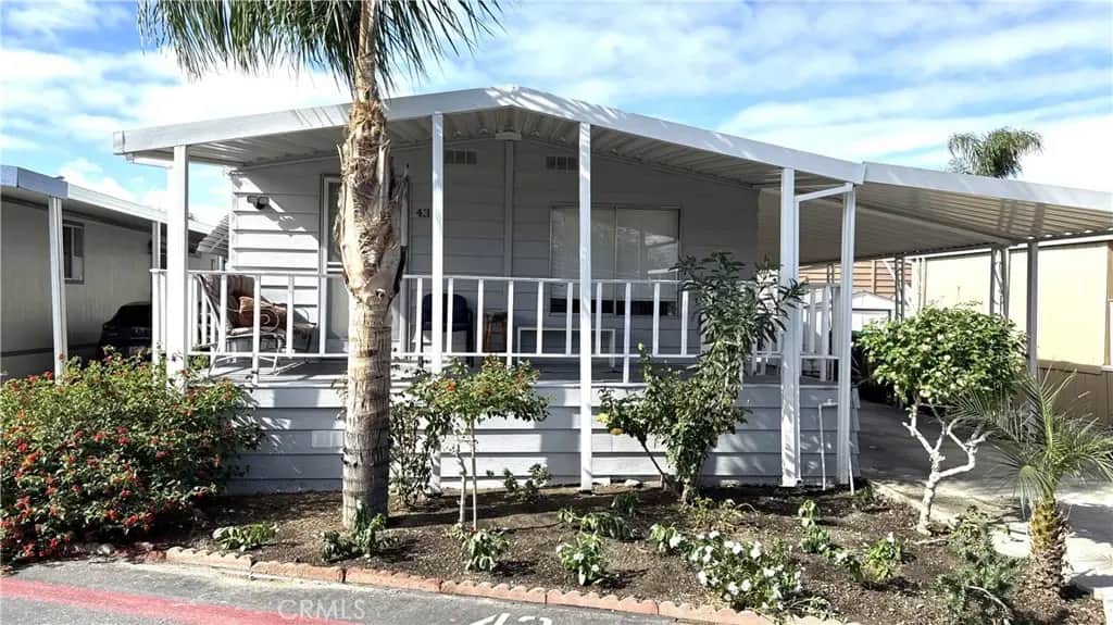 1445 Florida Ave. 43, Hemet, CA — listing photo 1