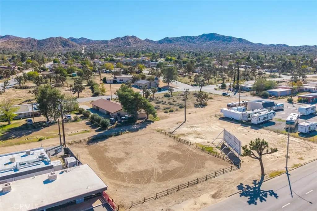 1122 Twentynine Palms, Yucca Valley, CA — listing photo 1