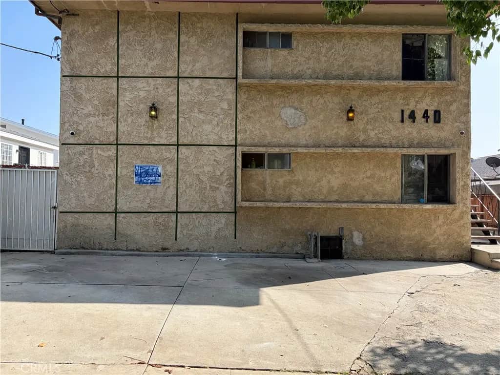 1440 Tremont, Los Angeles, CA — listing photo 1