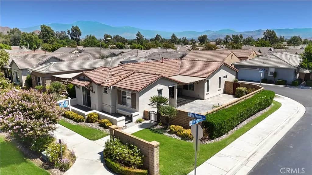 248 Four Seasons, Hemet, CA — listing photo 1