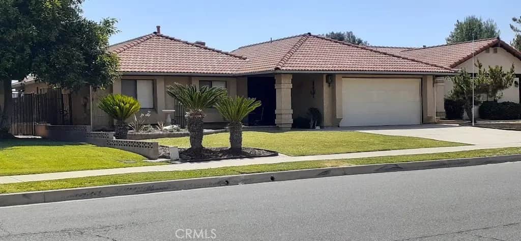 1484 Pepper Tree Drive, Hemet, CA — listing photo 1