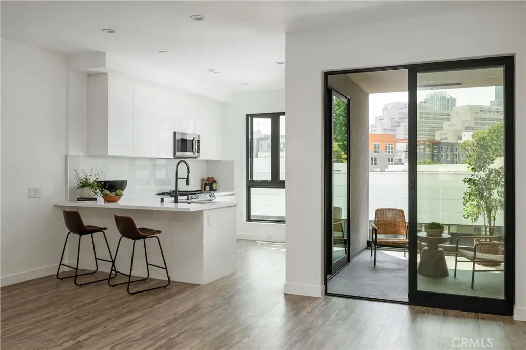118 Astronaut Ellison S Onizuka Street 710, Los Angeles, CA — listing photo 1