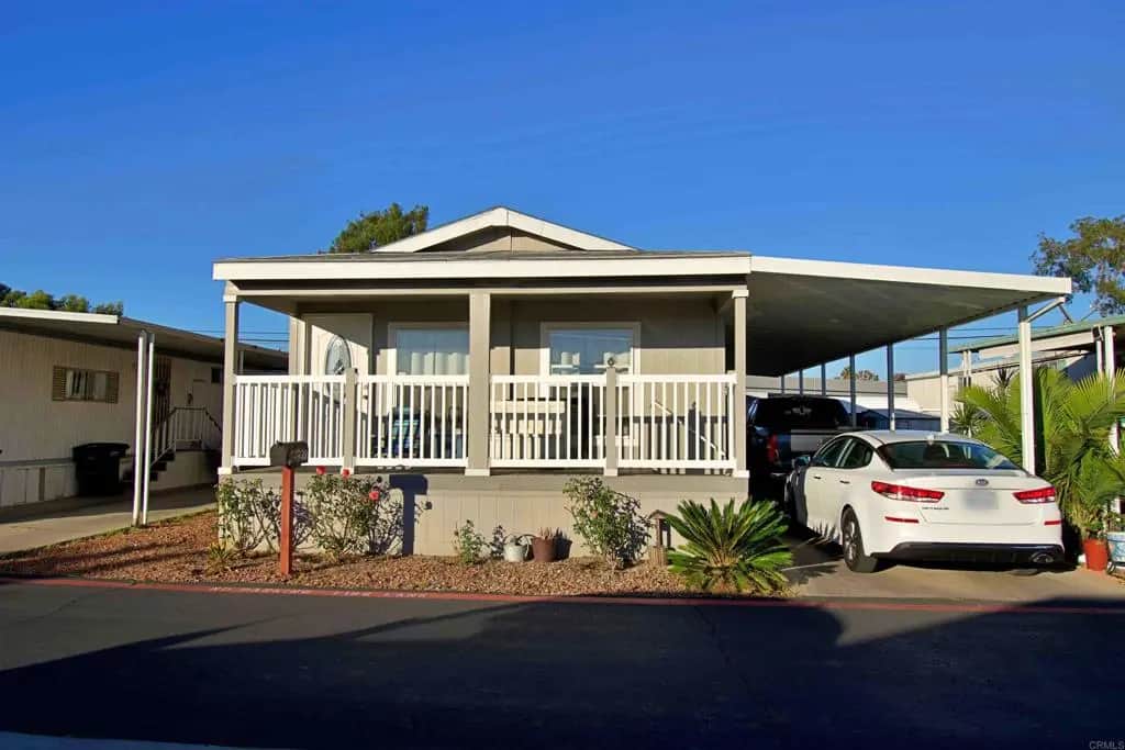 2950 Iris Avenue 33, San Diego, CA — listing photo 1