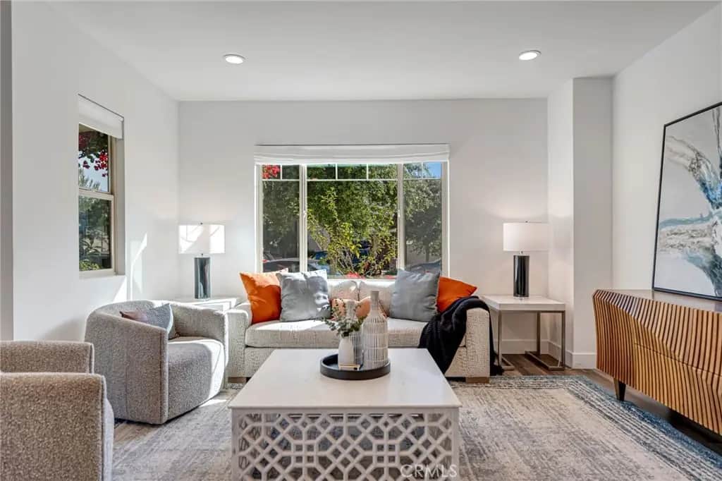 177 Frame, Irvine, CA — listing photo 1