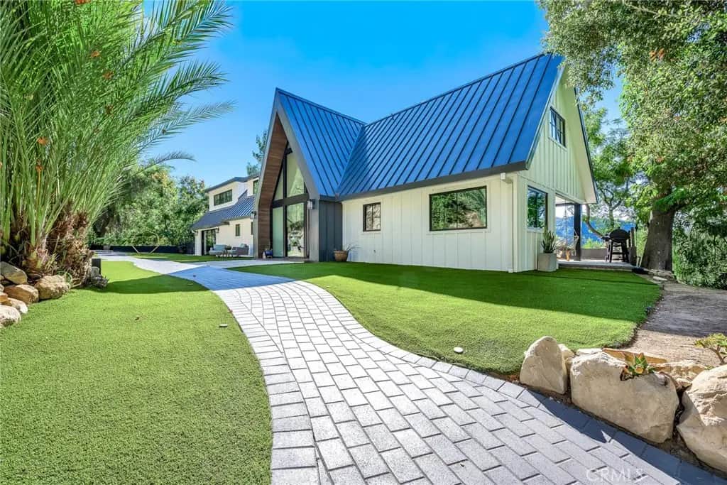 24301 Sylvan Glen, Calabasas, CA — listing photo 1