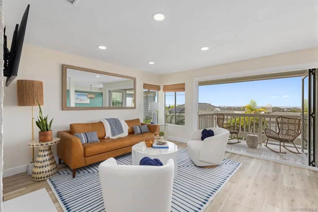 579 Hygeia Unit A, Encinitas, CA — listing photo 1