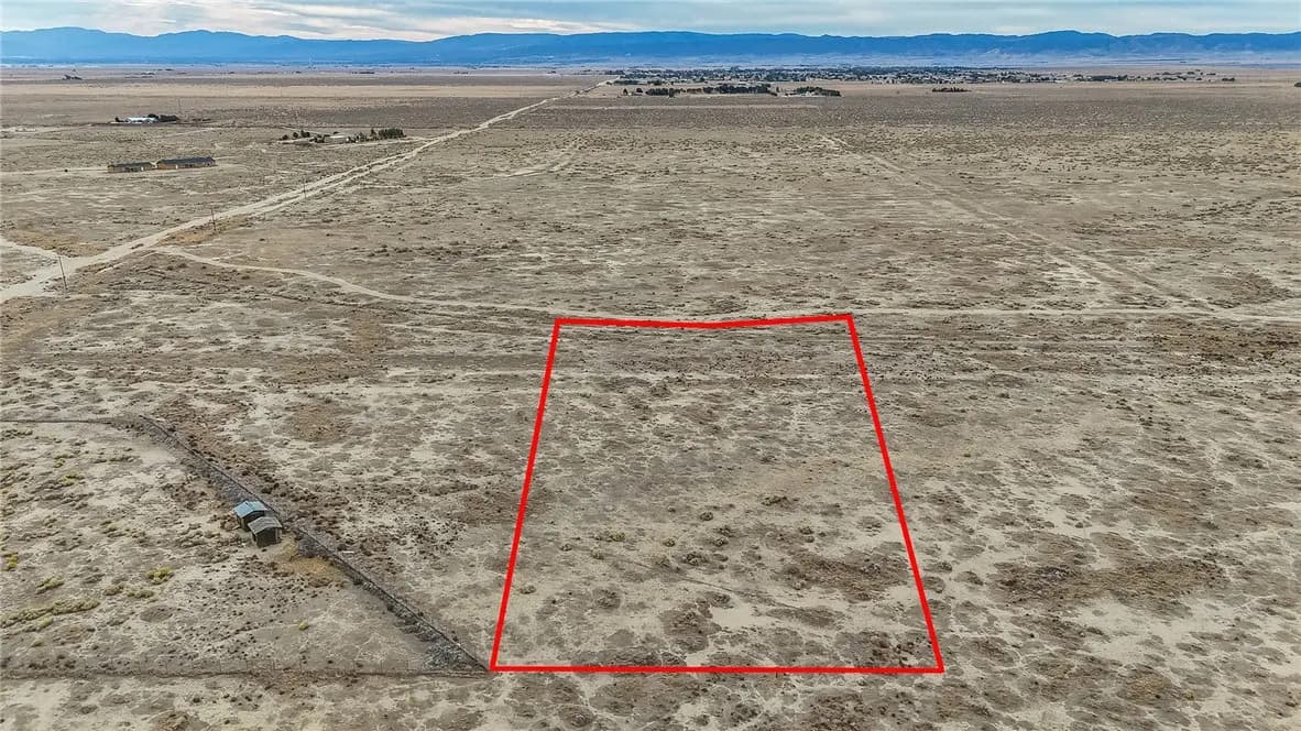 33 Antelope Hwy. A8, Lancaster, CA — listing photo 1