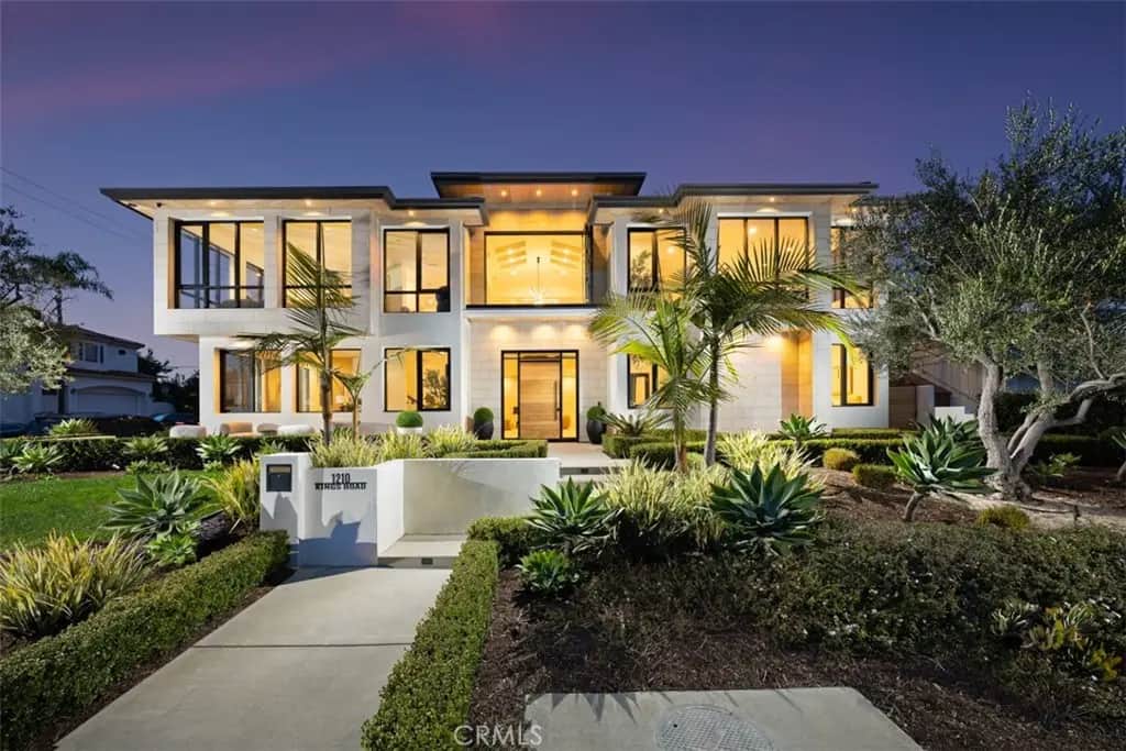 1210 Kings Rd, Newport Beach, CA — listing photo 1