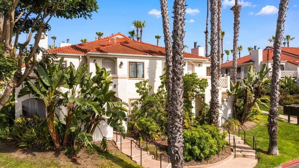 9302 Twin Trails Dr 204, San Diego, CA — listing photo 1