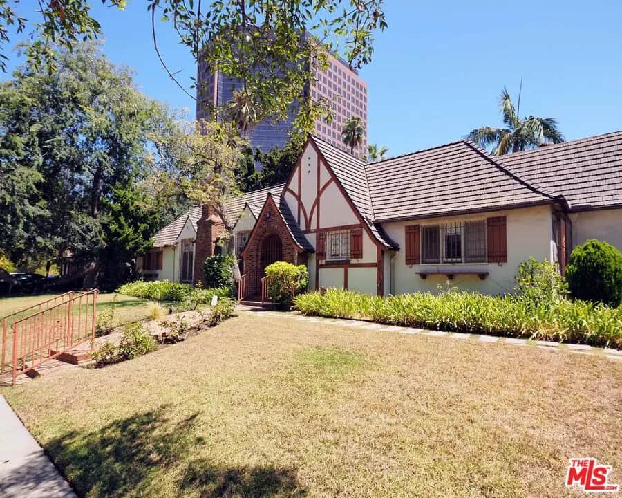 742 Schumacher Drive, Los Angeles, CA — listing photo 1