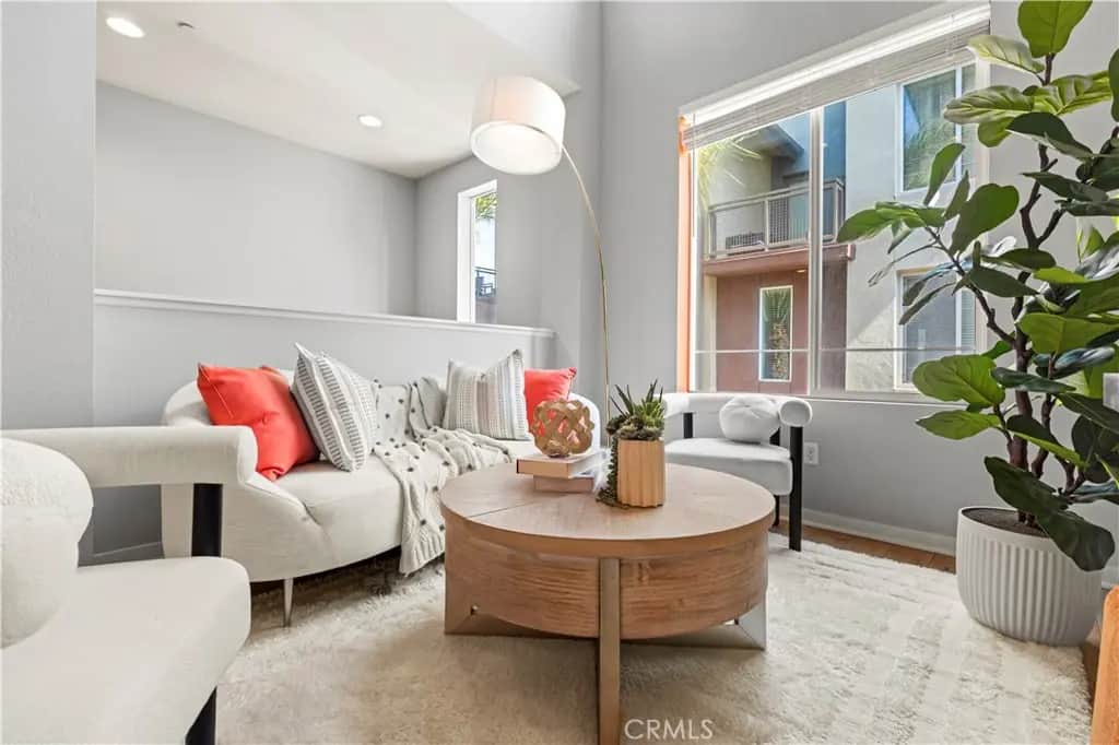 543 Rockefeller, Irvine, CA — listing photo 1
