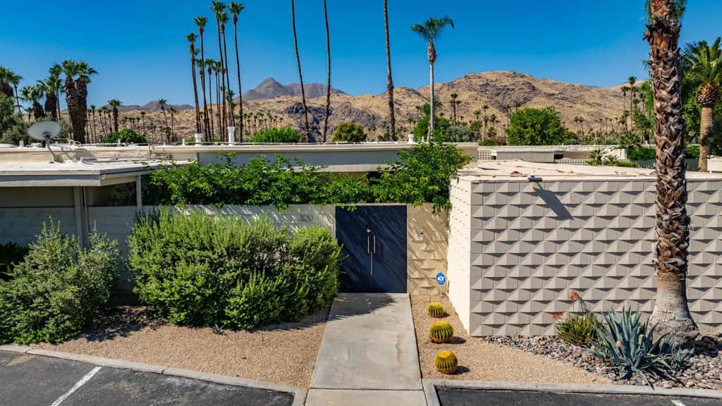 320 Desert Lakes Drive, Palm Springs, CA — listing photo 1