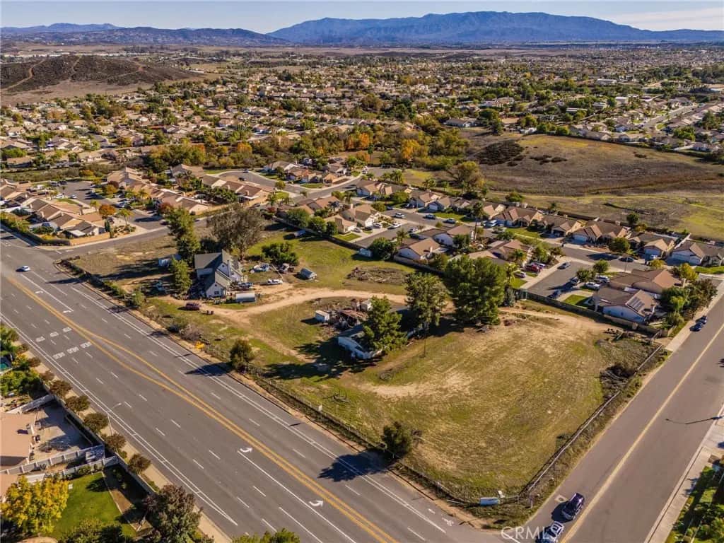 36562 Van Gaale, Winchester, CA — listing photo 1