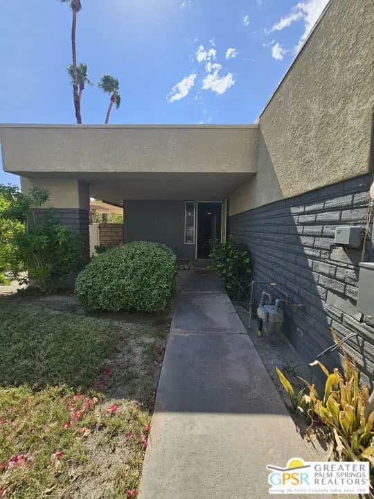 1333 Sunflower Circle, Palm Springs, CA — listing photo 1