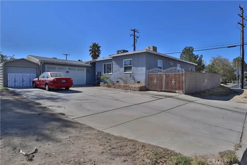 830 W Avenue J4, Lancaster, CA — listing photo 1