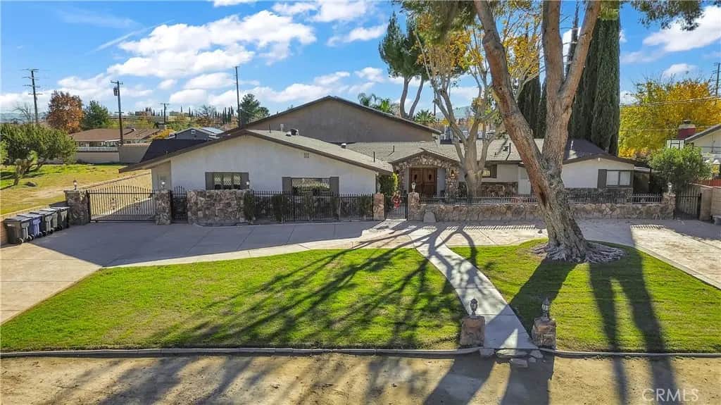 2554 W Avenue J14, Lancaster, CA — listing photo 1
