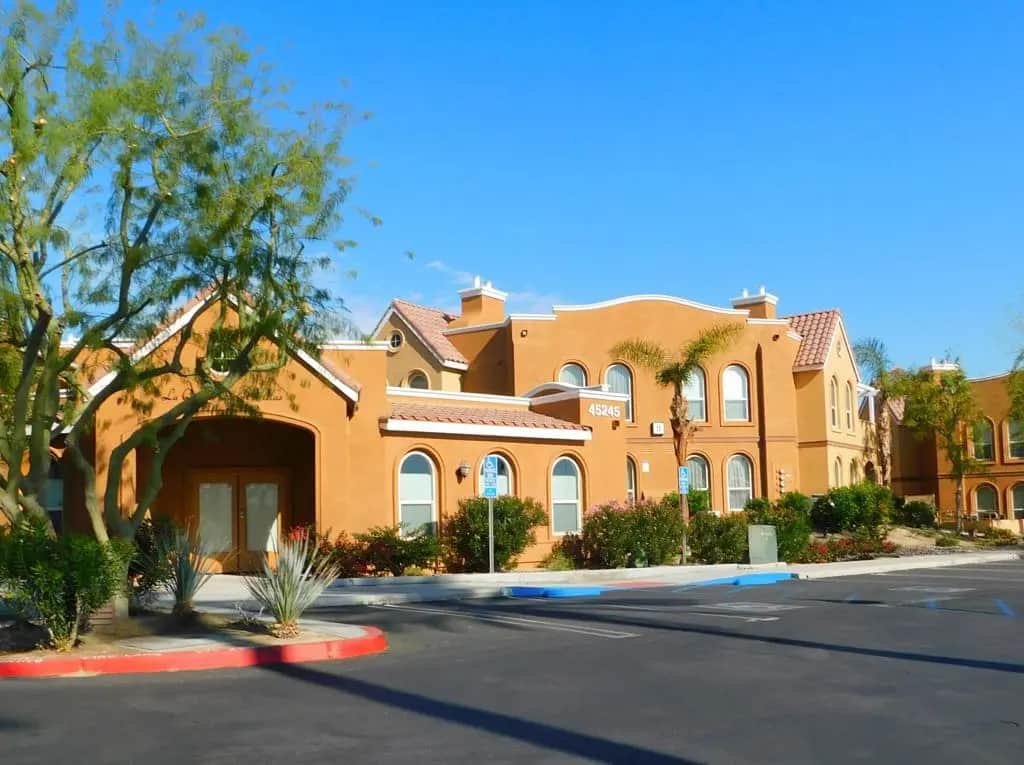 45245 Seeley Drive 18d, La Quinta, CA — listing photo 1