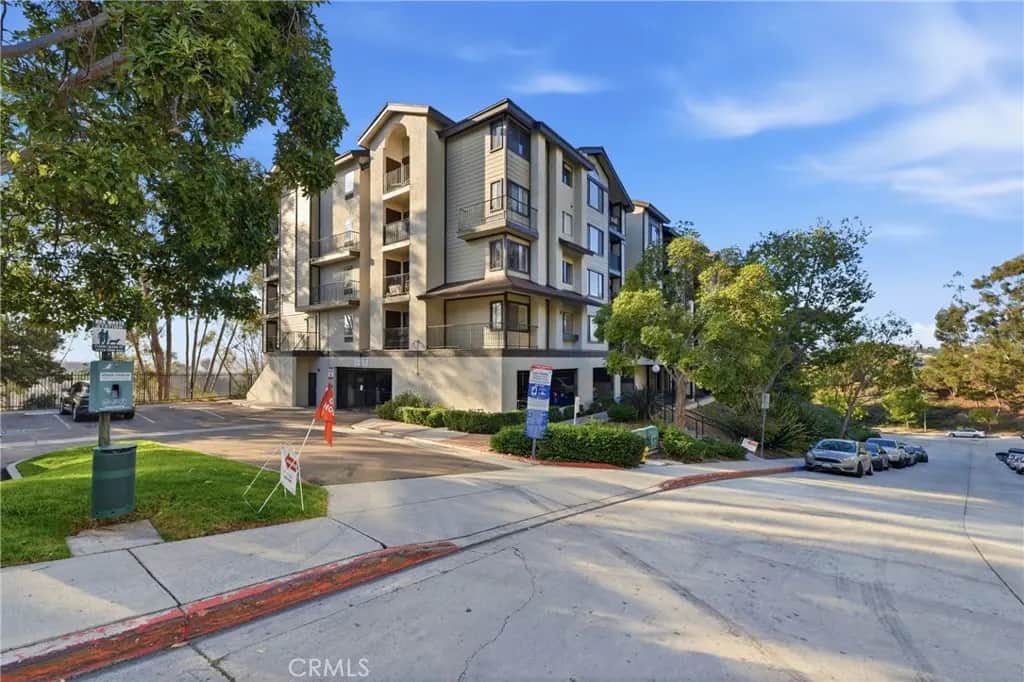 3980 Faircross Place 17, San Diego, CA — listing photo 1