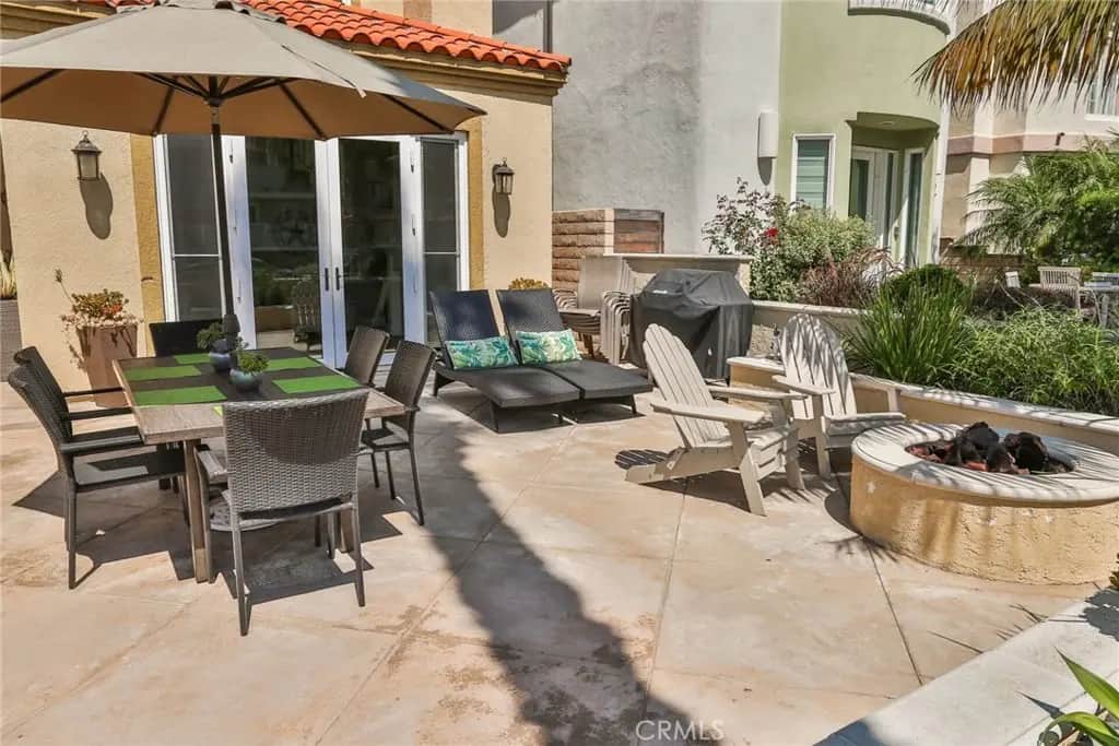 215 6th street, Huntington Beach, CA — listing photo 1