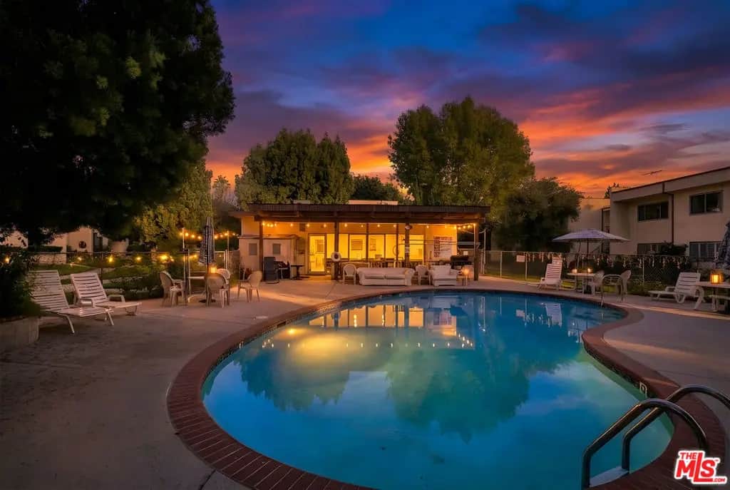 11813 Runnymede 47, North Hollywood, CA — listing photo 1