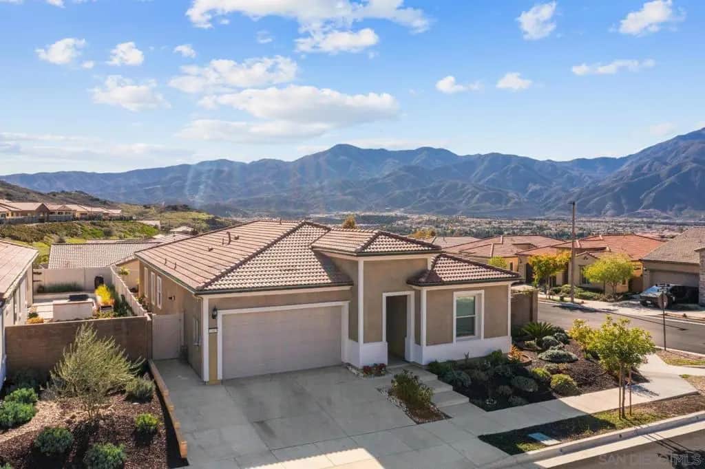 11885 Discovery Ct, Corona, CA — listing photo 1