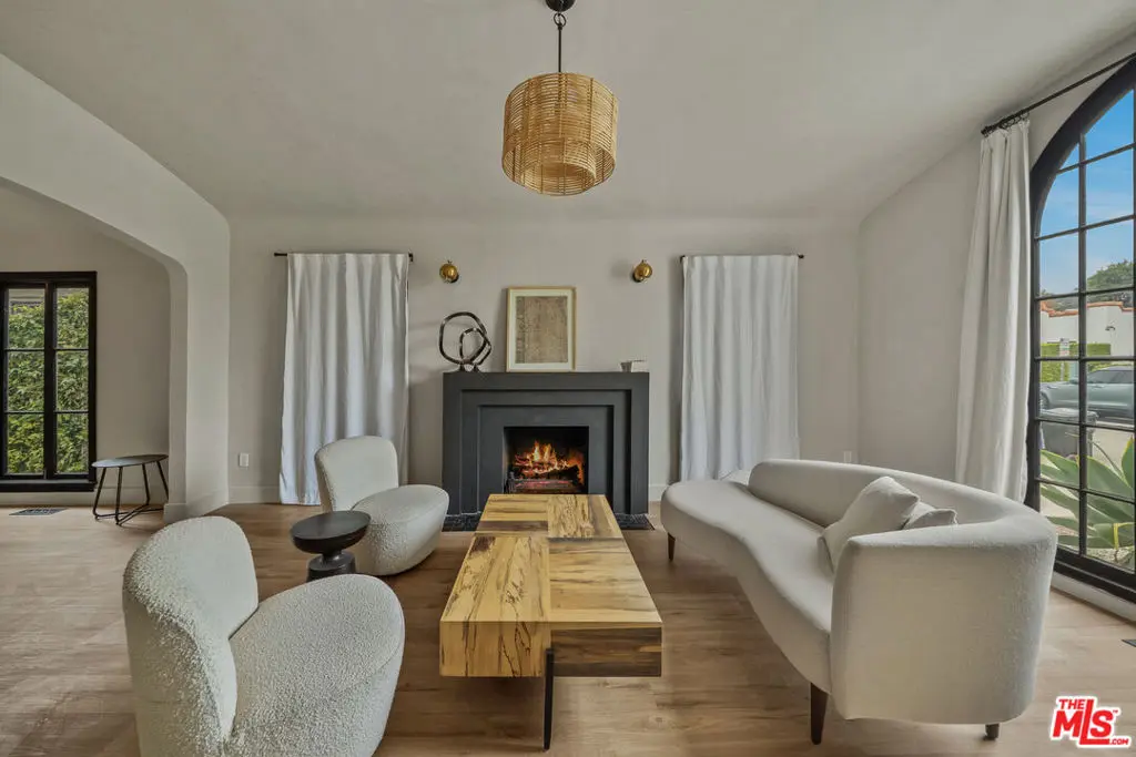 8822 Rosewood Avenue, West Hollywood, CA — listing photo 1