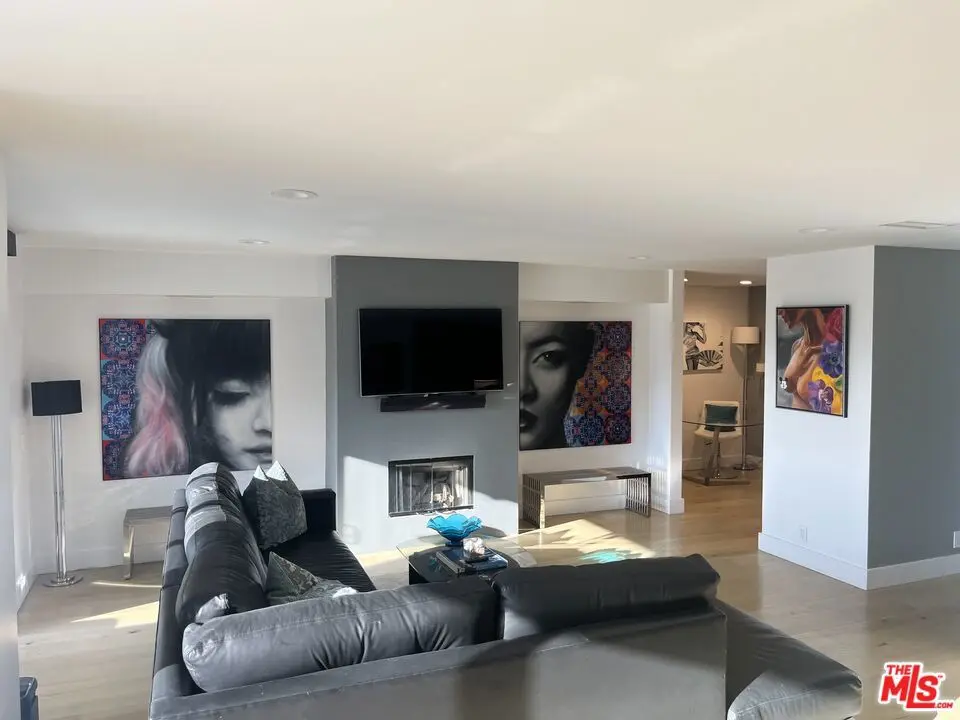723 Palisades Beach Road 211, Santa Monica, CA — listing photo 1
