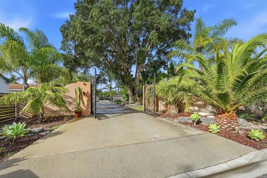 Tuttle Street, Carlsbad, CA — listing photo 1