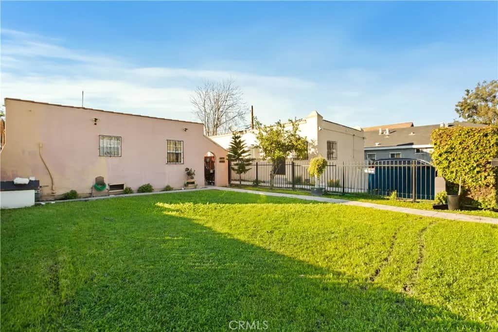 8449 S Main, Los Angeles, CA — listing photo 1