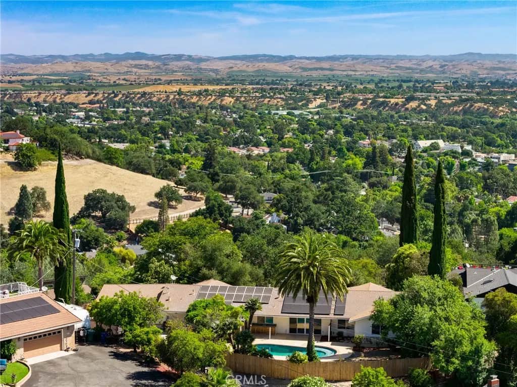 215 Hilltop, Paso Robles, CA — listing photo 1