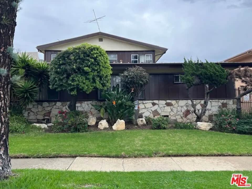 10702 Crenshaw Boulevard 5, Inglewood, CA — listing photo 1
