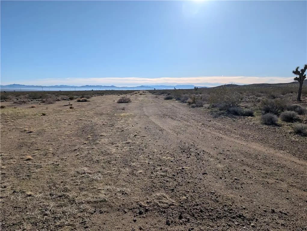 7901 Princess Pat Mine RD, Adelanto, CA — listing photo 1