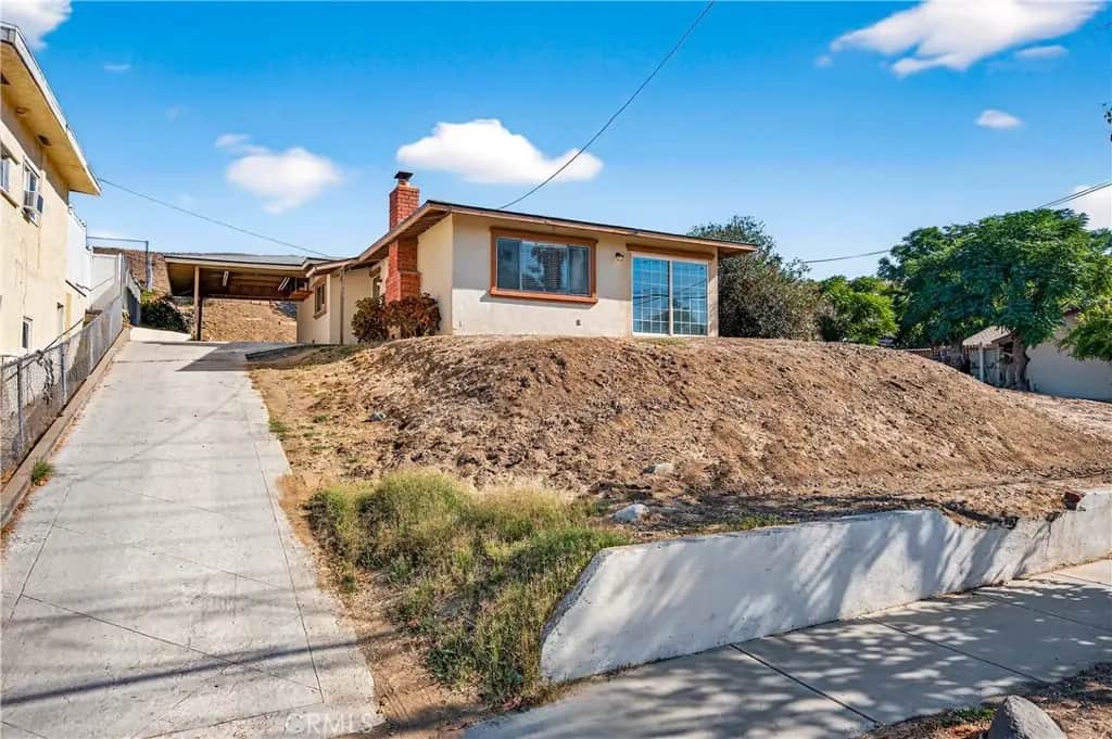 1205 W Pottery, Lake Elsinore, CA — listing photo 1