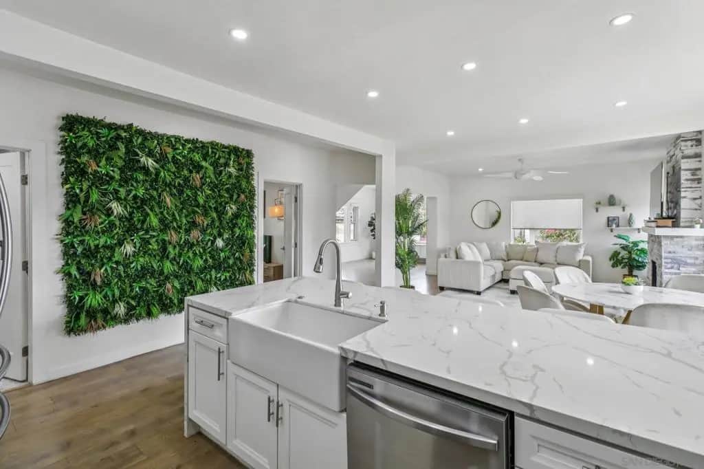 2804 C St, San Diego, CA — listing photo 1
