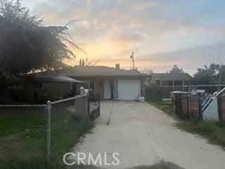 618 Bates Avenue, Bakersfield, CA — listing photo 1