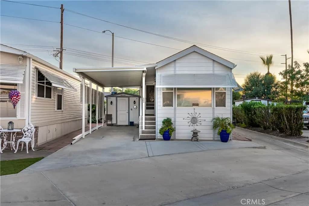 1295 205 S Cawston, Hemet, CA — listing photo 1