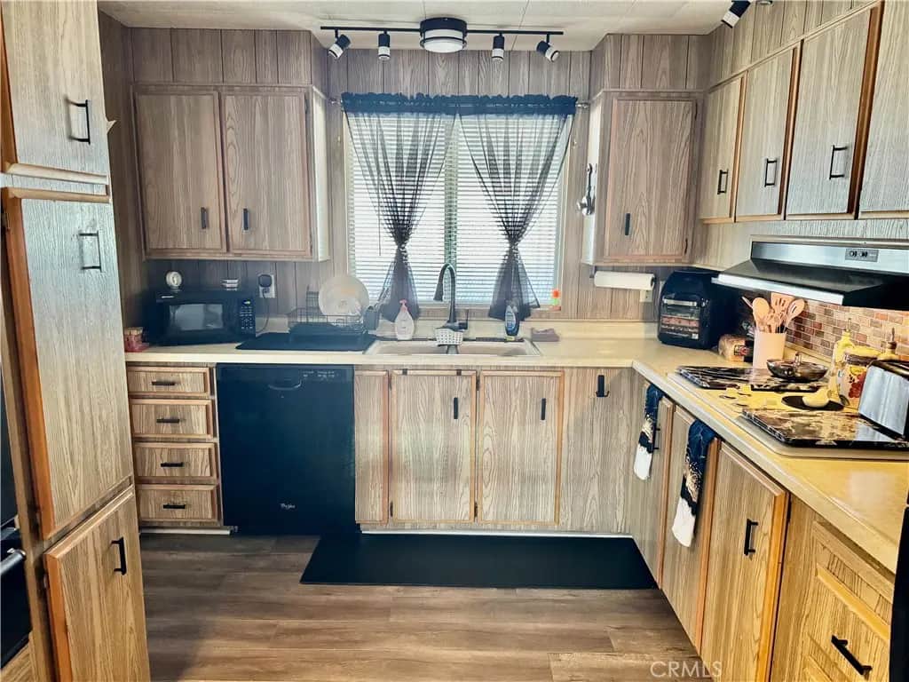601 N Kirby, Hemet, CA — listing photo 1