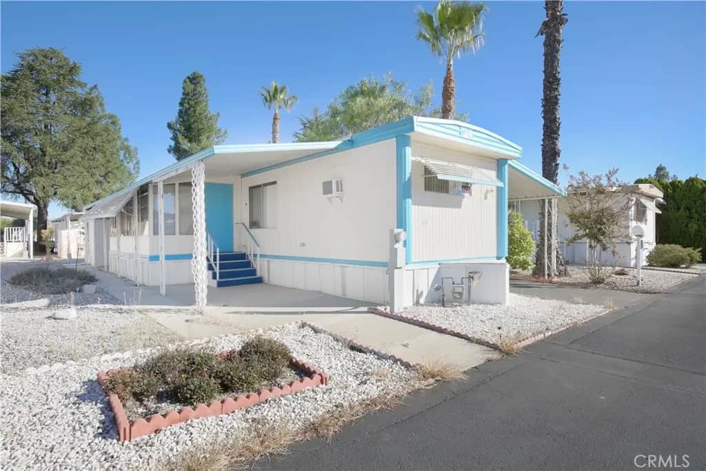 725 W Thornton 41, Hemet, CA — listing photo 1