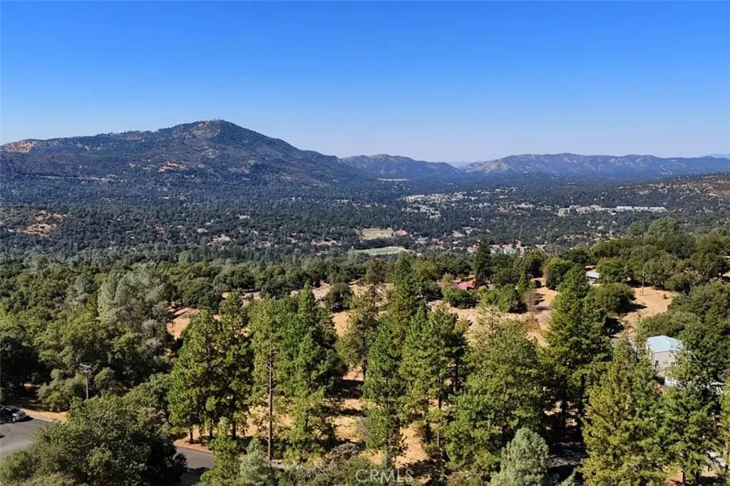 10 Timberwood Lane, Oakhurst, CA — listing photo 1