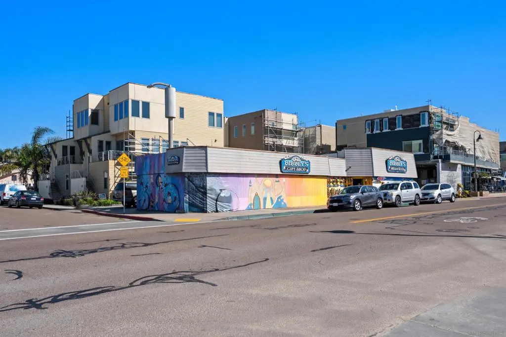 911 Seacoast Drive, Imperial Beach, CA — listing photo 1