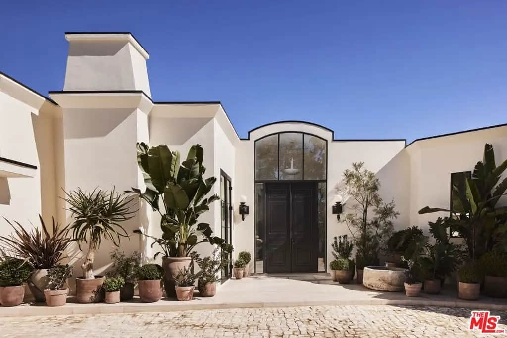 9100 Cordell Drive, Los Angeles, CA — listing photo 1