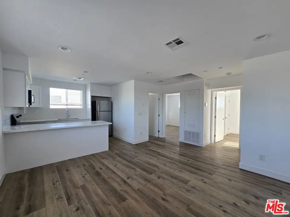 449 W 74th Street, Los Angeles, CA — listing photo 1
