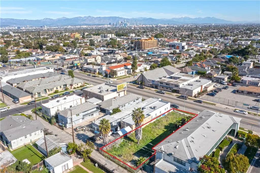 5869 West, Los Angeles, CA — listing photo 1
