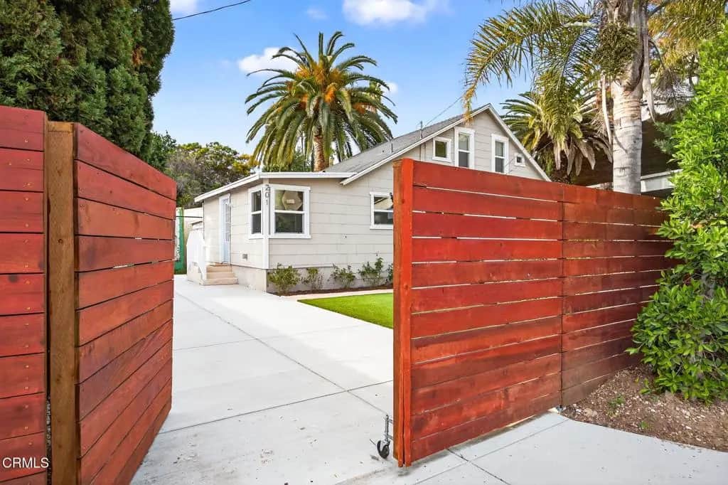 201 S Olive Street, Ventura, CA — listing photo 1