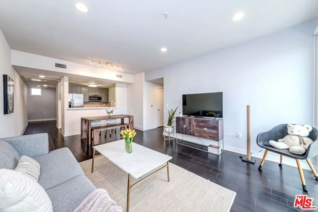 436 S Virgil Avenue PH 1, Los Angeles, CA — listing photo 1