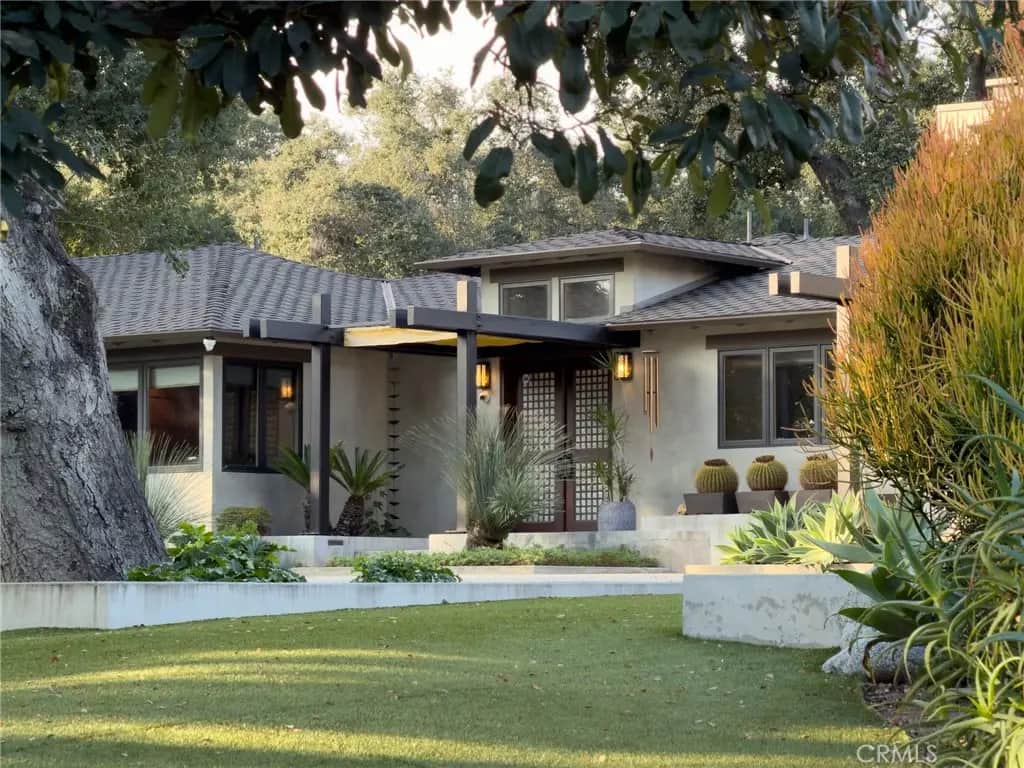 865 W Foothill, Arcadia, CA — listing photo 1