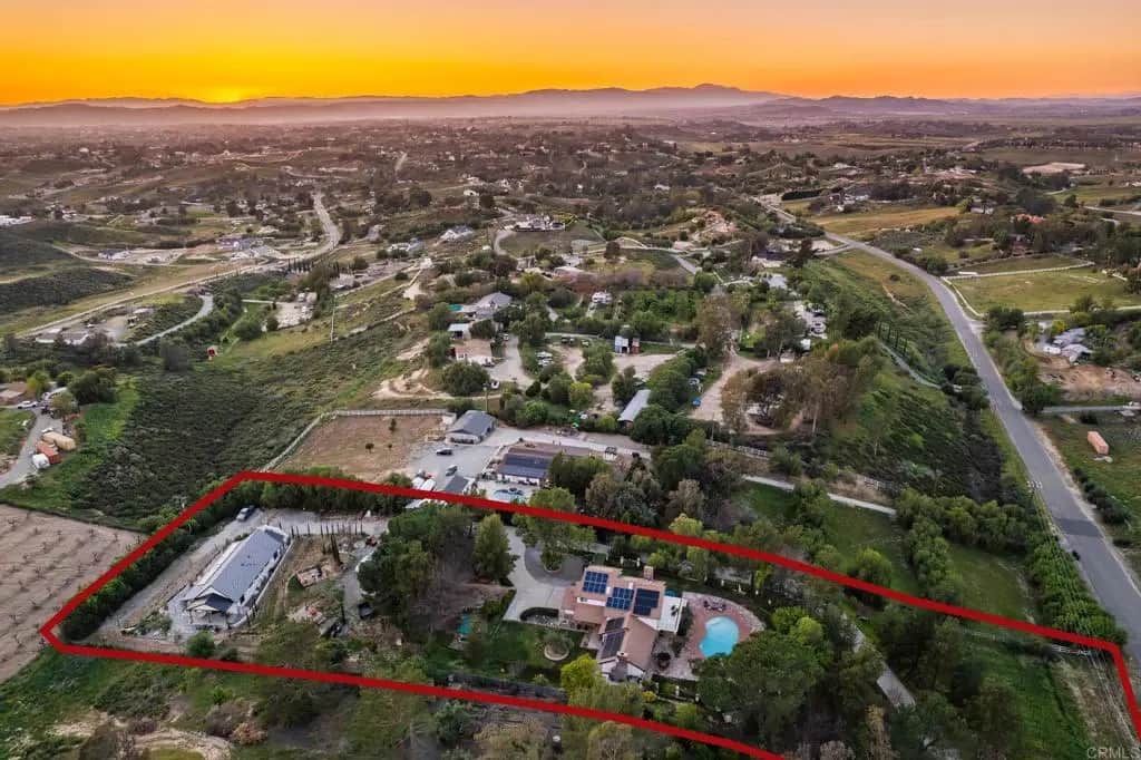 35715 Calle Nopal, Temecula, CA — listing photo 1