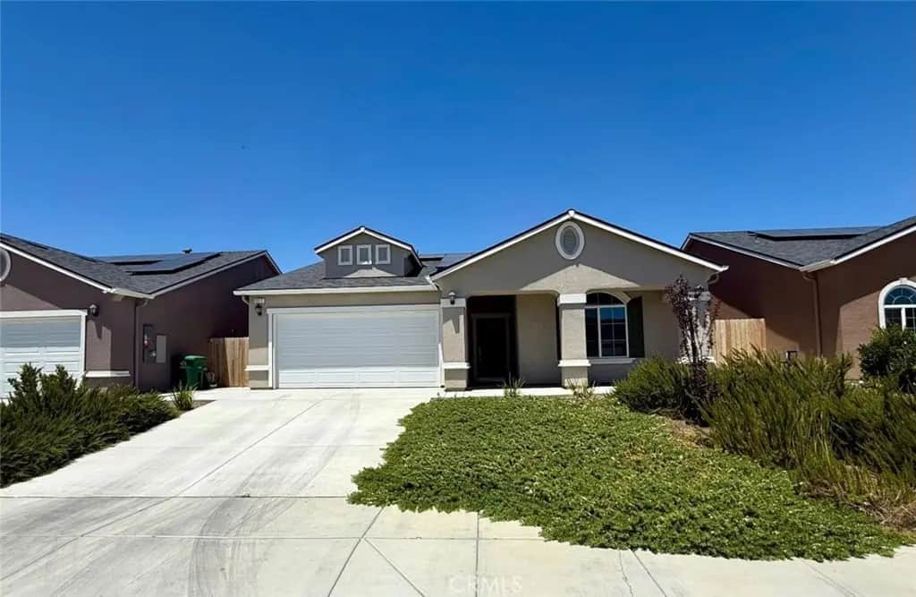 1217 Orange Street, Avenal, CA — listing photo 1