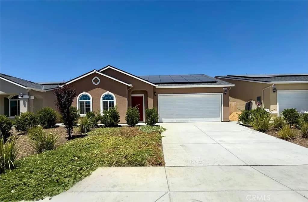 1221 Orange Street, Avenal, CA — listing photo 1