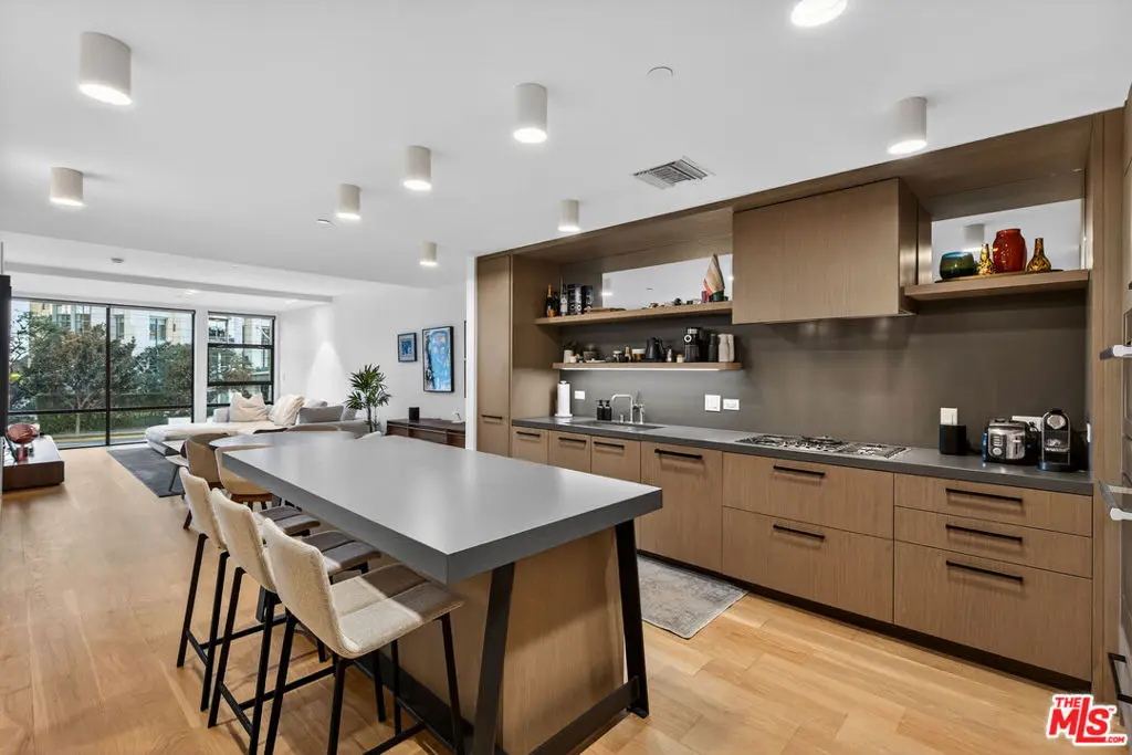 10777 Wilshire Boulevard 208, Los Angeles, CA — listing photo 1